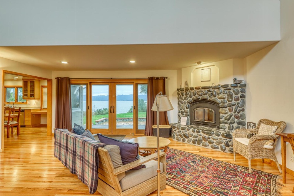 Manila Cove Majesty Main image