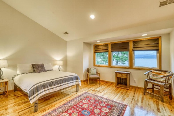 Manila Cove Majesty image 12