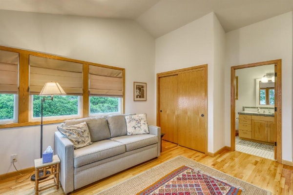 Manila Cove Majesty image 20