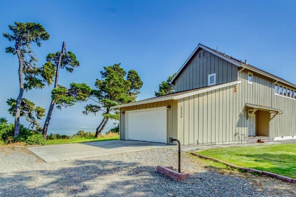 Manila Cove Majesty image 23