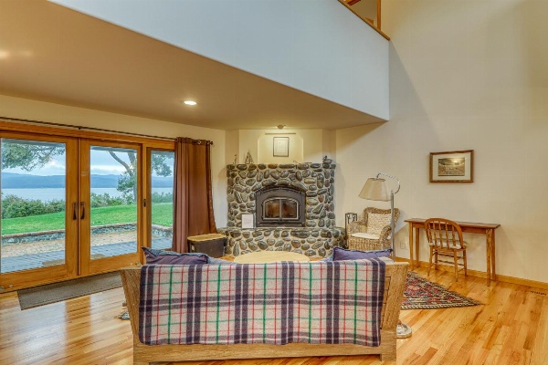 Manila Cove Majesty Main image